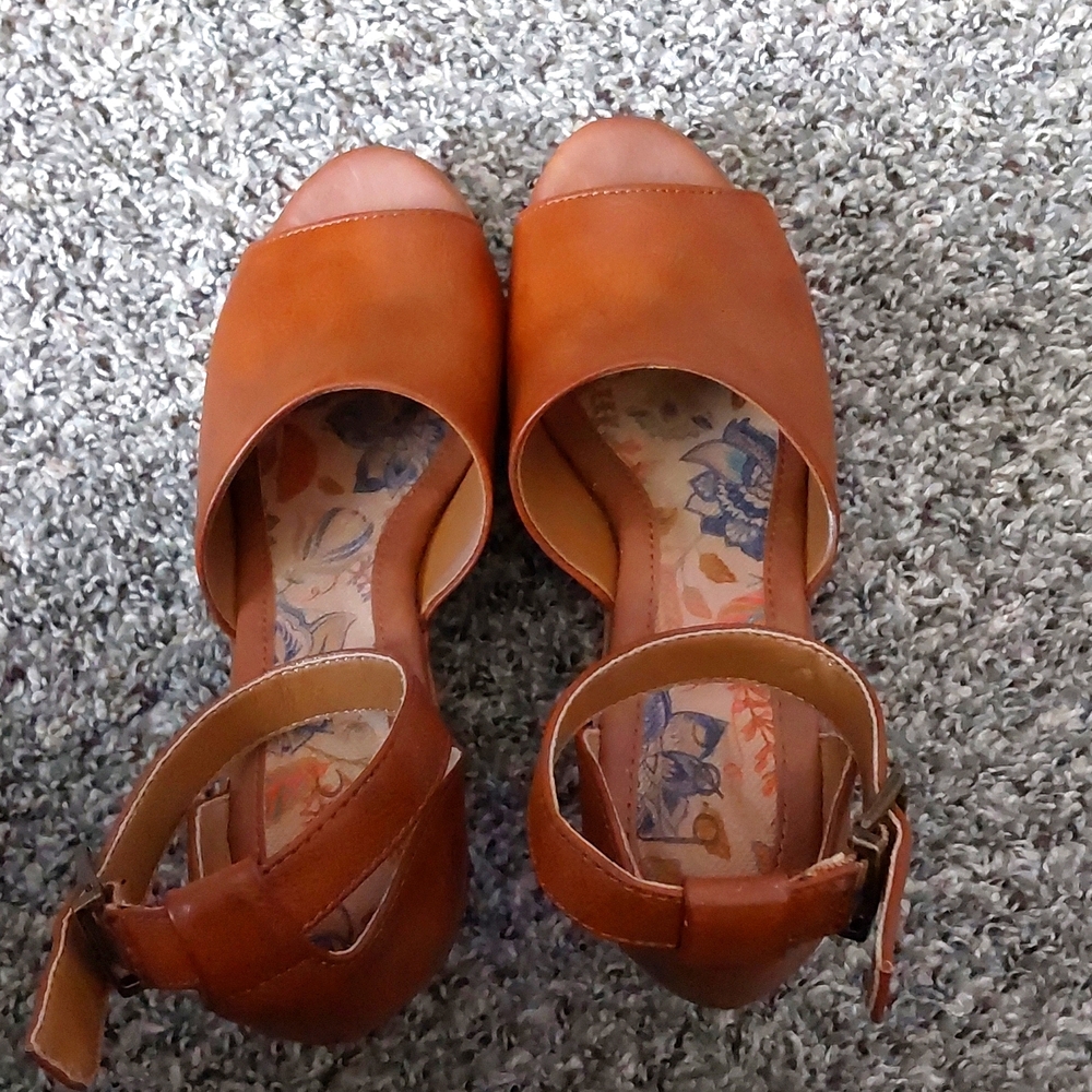 Womens Shoes